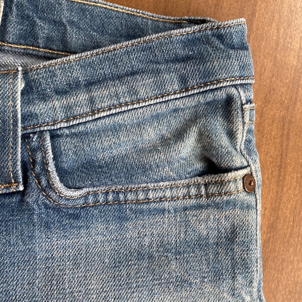 Like New!! Women’s JOE’S JEANS Mid-Rise Straight Leg Jeans. Size 2. Waist 26. - Picture 5 of 11